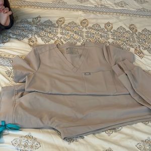 Figs scrub bottoms only